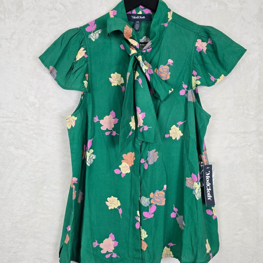 ModCloth Anthropologie Green Floral Tie Neck Flutter Sleeve Blouse XS NWT